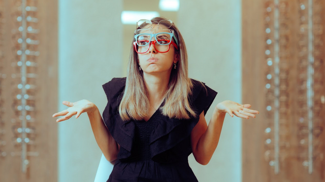 Woman confused after reading EverPresent reviews